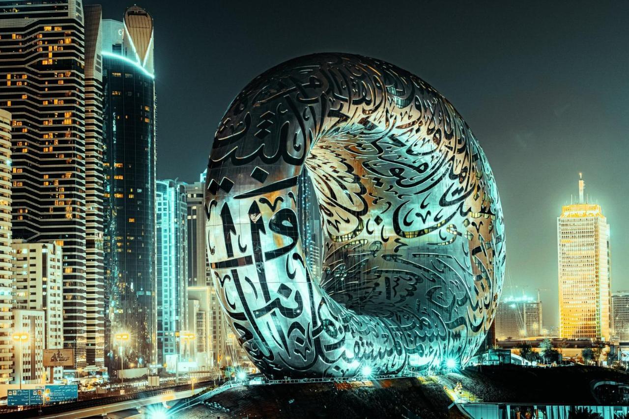 فندق هوليداي ان مطار دبي آل مكتوم المظهر الخارجي الصورة